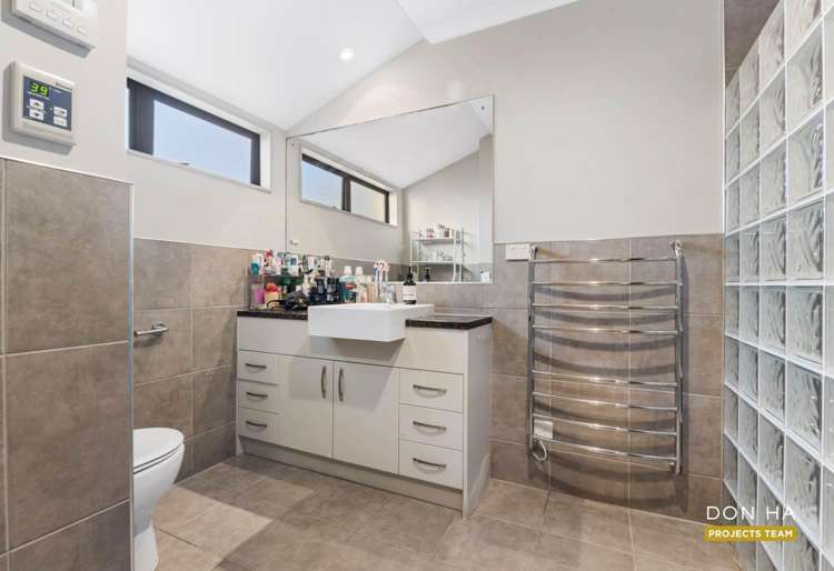 2 Baverton Drive Flat Bush_13