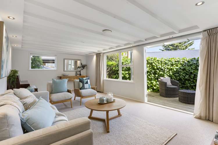 8 Shanaway Rise Hillcrest_11