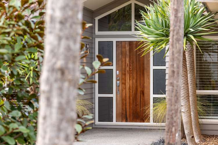 4 Fairway Oaks Drive Waikanae Beach_2