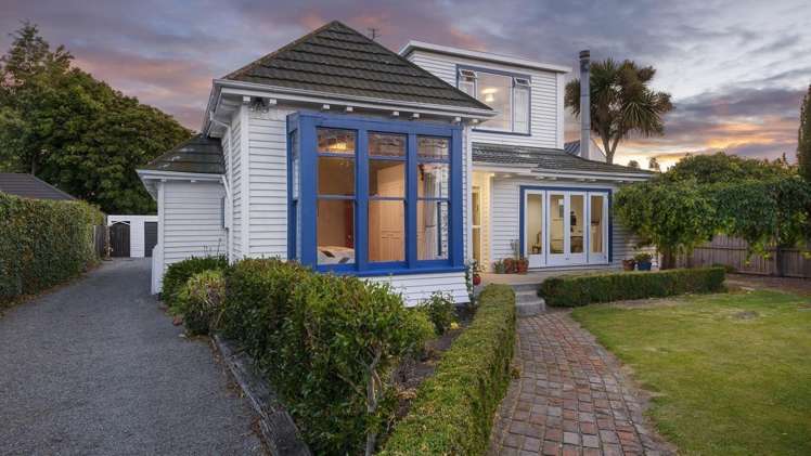 16 Knowles Street Merivale_1