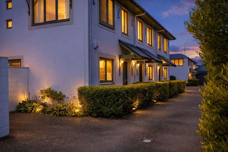 2/36 Champion Street_1