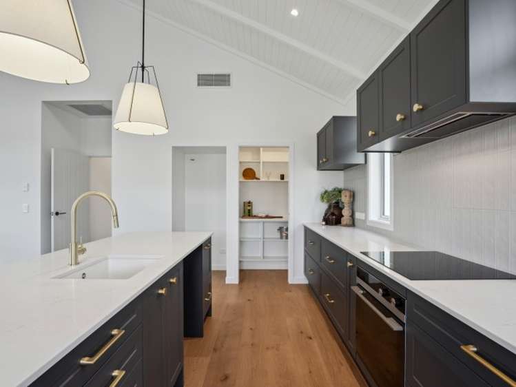105 Burdon Loop Lake Hawea_8
