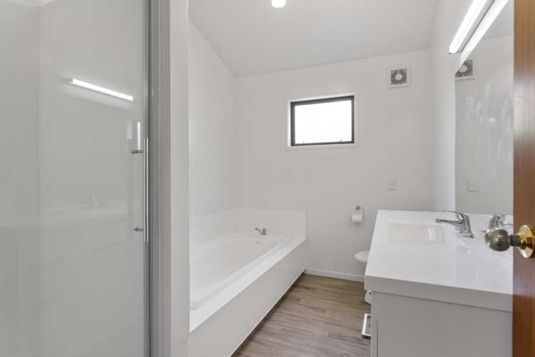 2/11 Kereru Street Two Mile Bay_6