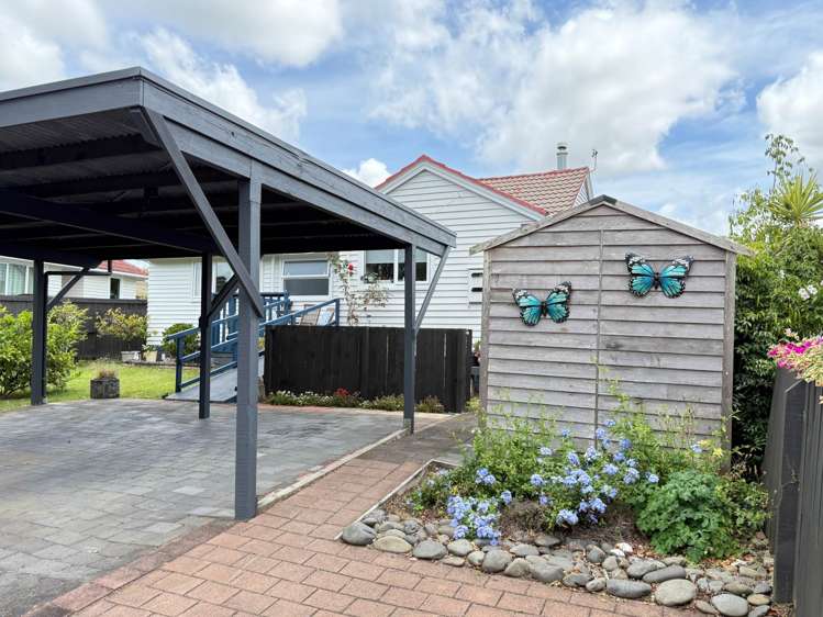 2/331 Royal Road Massey_2