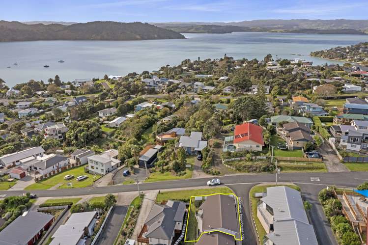 25j Violet Street Raglan_17