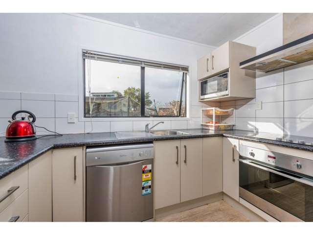 1b Celmisia Place Manurewa_3