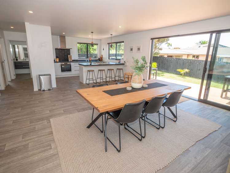 24 Dudley Crescent Cable Bay_21