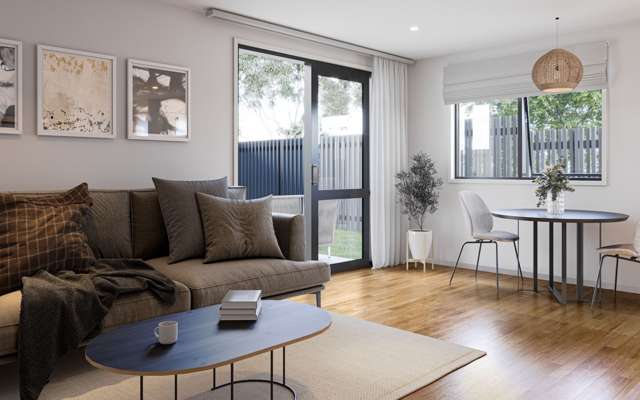 1 Pā Tuna Lane Hurdon_4