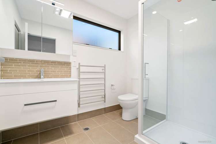 6 Whakaora Lane Flat Bush_9