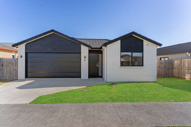 6 Castlepoint Avenue Takanini_1