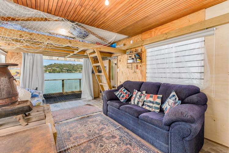 15 Boatshed, Camborne Walkway Paremata_9