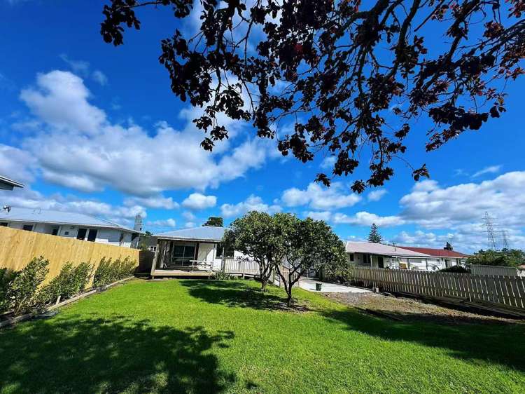 7 Cobham Crescent Kelston_17