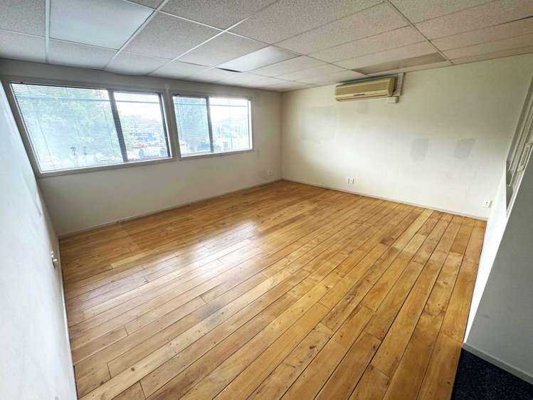 233 Dairy Flat Highway_0