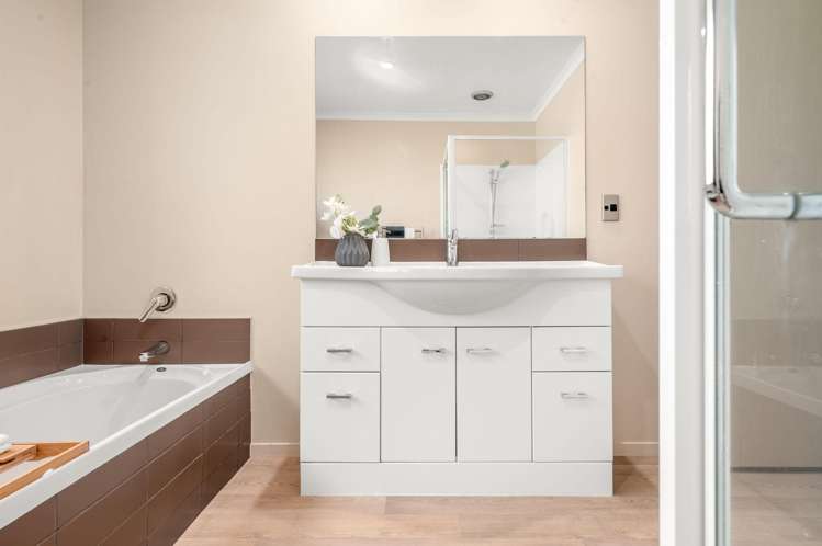 186b Holland Road Puketaha_25