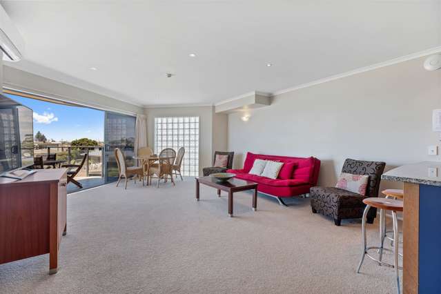 409/178 Marine Parade (The Reef) Mt Maunganui_2