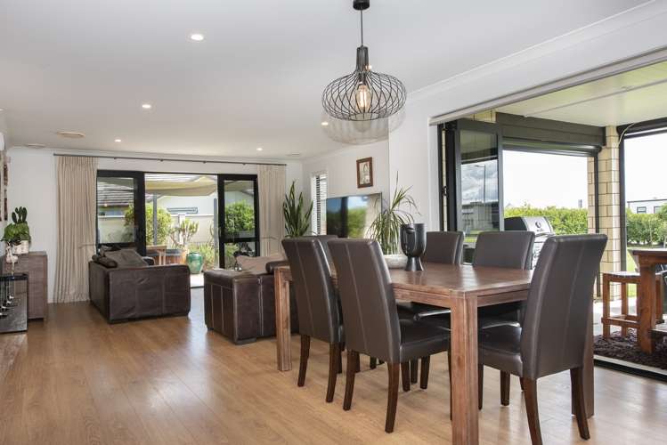 17 Alan Livingston Drive Cambridge_7