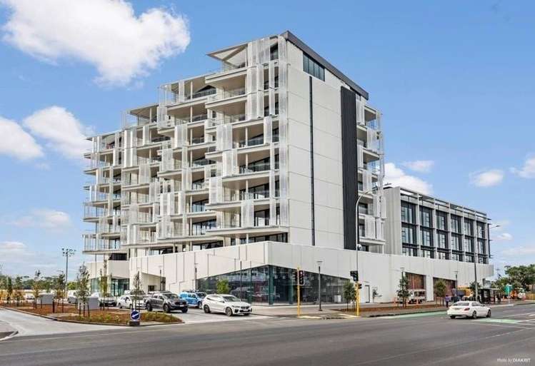 120/223A Green Lane West Epsom_16