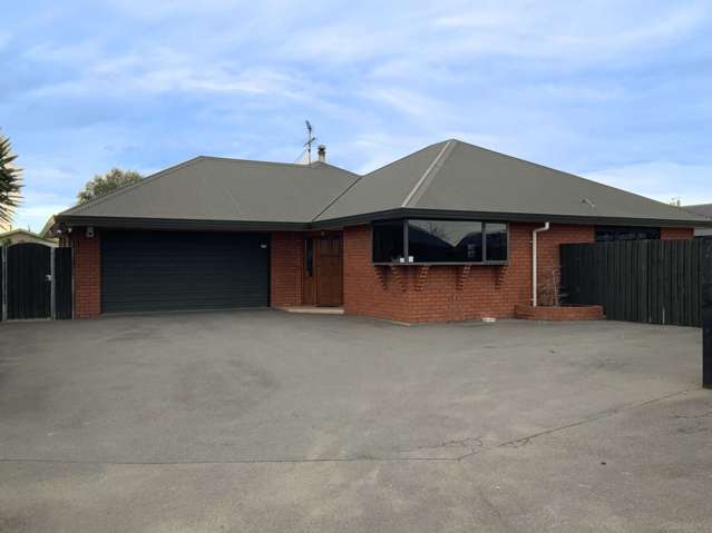 Family Living with Lifestyle Perks in Tinwald