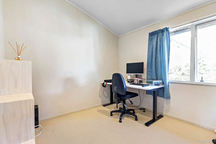 5h/20 Ian Marwick Place Birkenhead_5