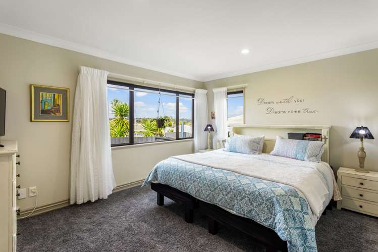53 Chesterfield Way Orewa_10