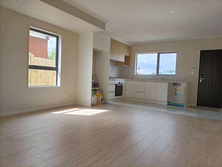 10b Roberts Road Te Atatu South_10