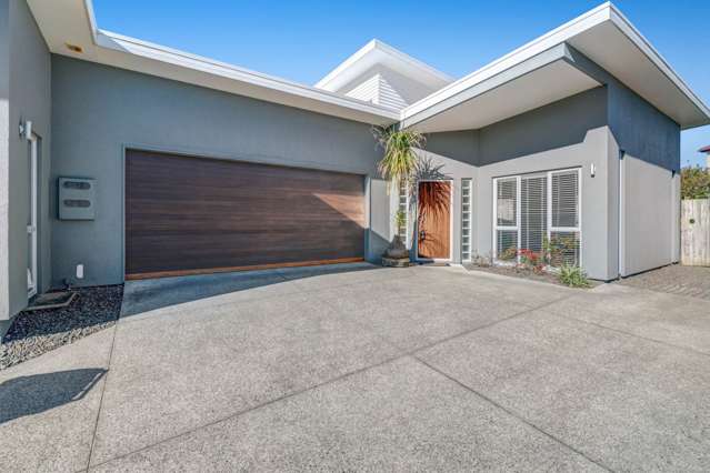 Home & Income Awaits in Albany