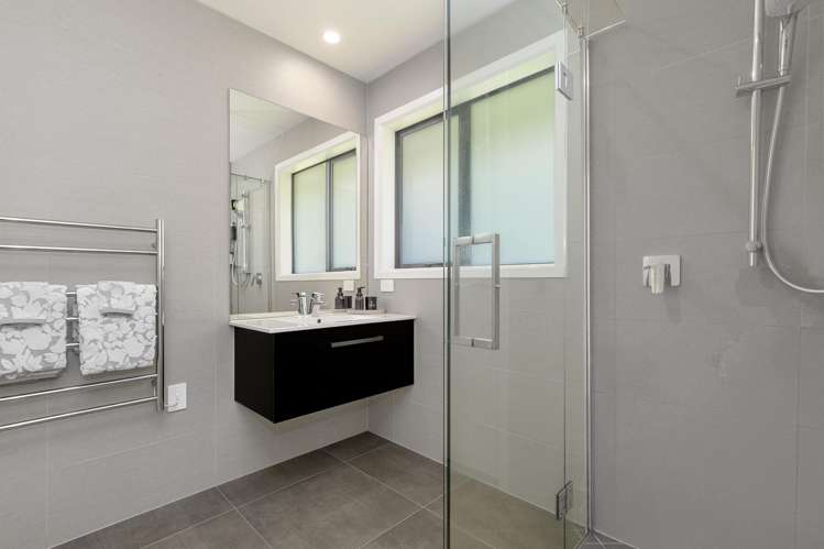 10 Benmore Crescent Pyes Pa_21