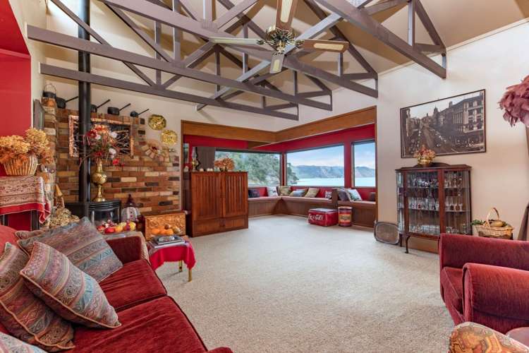 7 Foster Avenue Huia_9