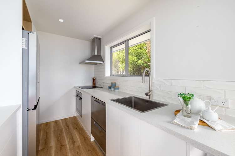 72 Greenhaven Drive Burwood_8