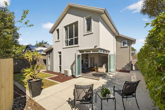 Sunny & Private Oasis!