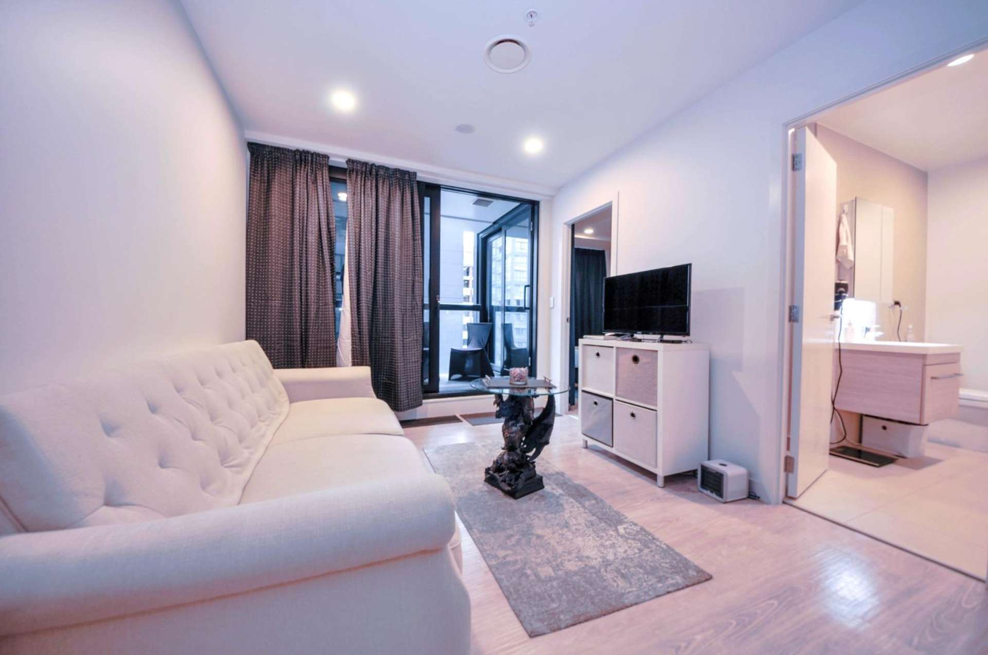 805/75 Victoria Street West 10015_0