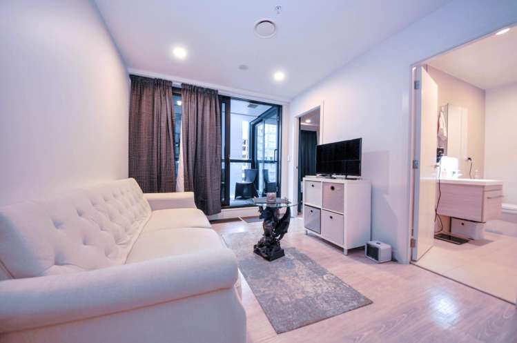 805/75 Victoria Street West_0