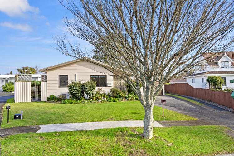 11a Emma Place Pukete_12