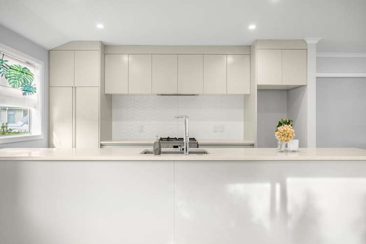 3 Henrietta Maxwell Grove Wainuiomata_6