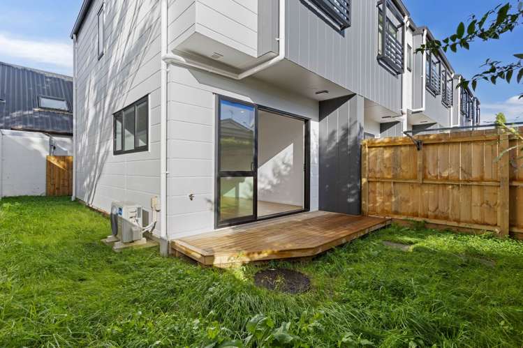 8/58 Waipani Road Te Atatu Peninsula_12