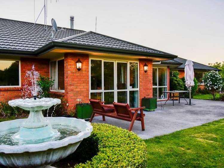 95 Amelia Place Leamington_4