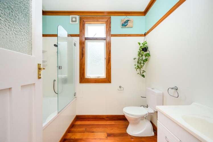 10 Kingswood Street Takaro_16