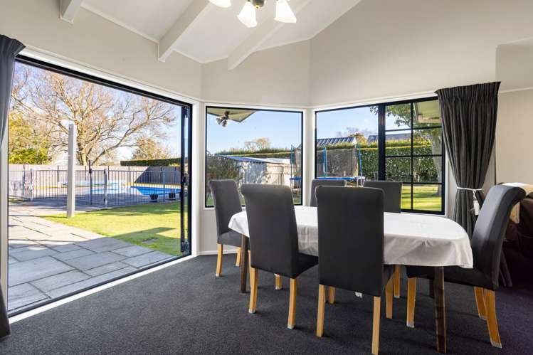 64 Athlone Drive Cambridge_16