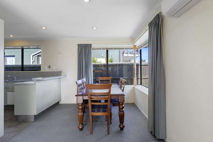 2/244 Main North Road Redwood_5