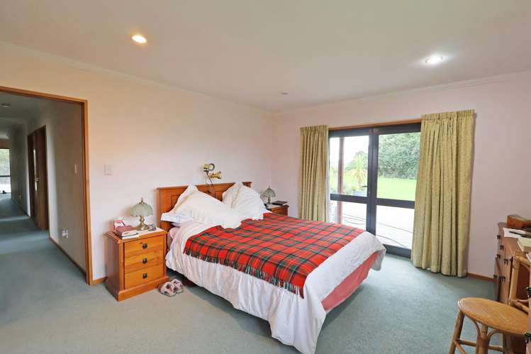 14 Danube Road Winton Surrounds_15