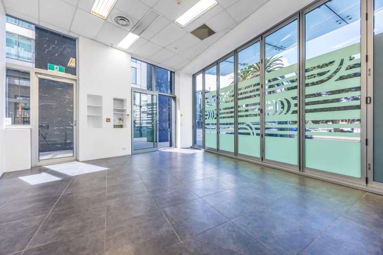 Shop D, 8 Mahuhu Crescent, City Centre_3