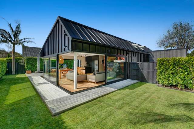 Stylish single level living by the beach