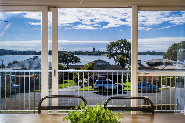 2/14 Lake View Road Takapuna_13