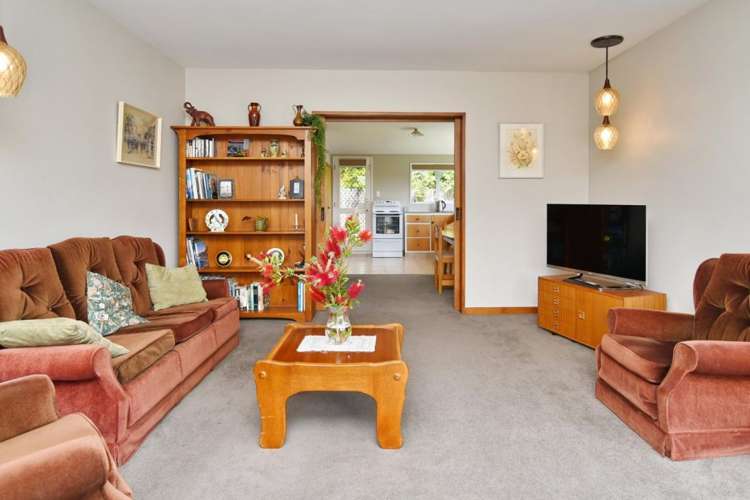 1/5 Hythe Lane Saint Martins_5