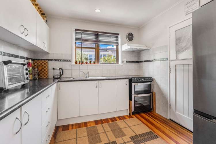 33 Philomel Crescent Bayswater_7