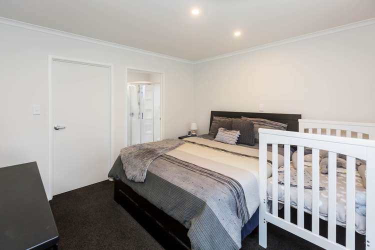 10 Passchendaele Grove Trentham_13