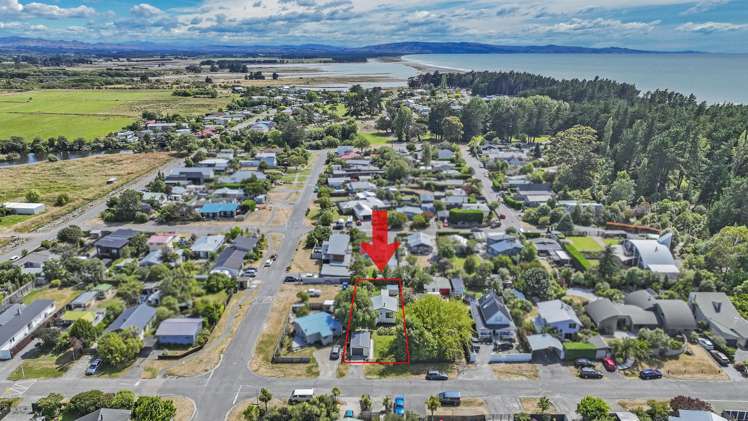 16 Broadway Avenue Waikuku Beach_23