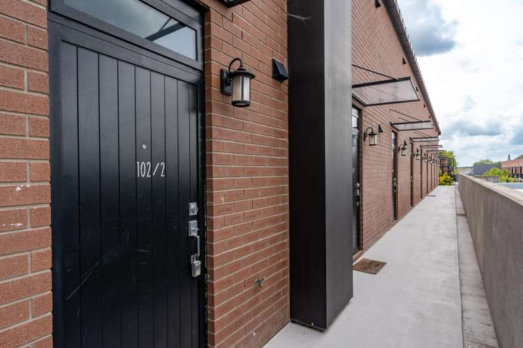 102/2 Village Quarter Lane_0