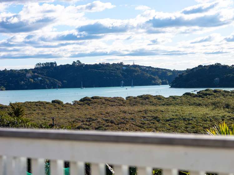 3 Lichen Grove Russell_8