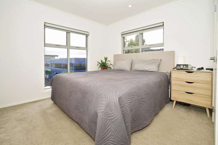 2/9 Vialou Street Hamilton Central_7